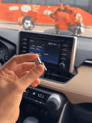 Wireless Car Play Adapter - Zaynah Mart